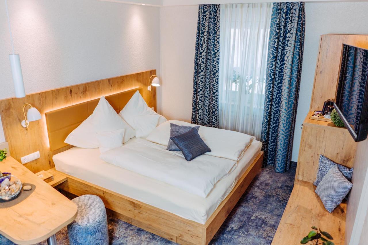 Garni-Hotel Goldenes Lamm Dudenhofen Екстер'єр фото