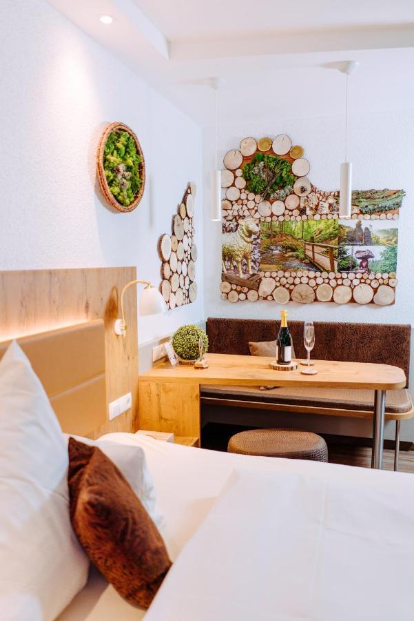 Garni-Hotel Goldenes Lamm Dudenhofen Екстер'єр фото
