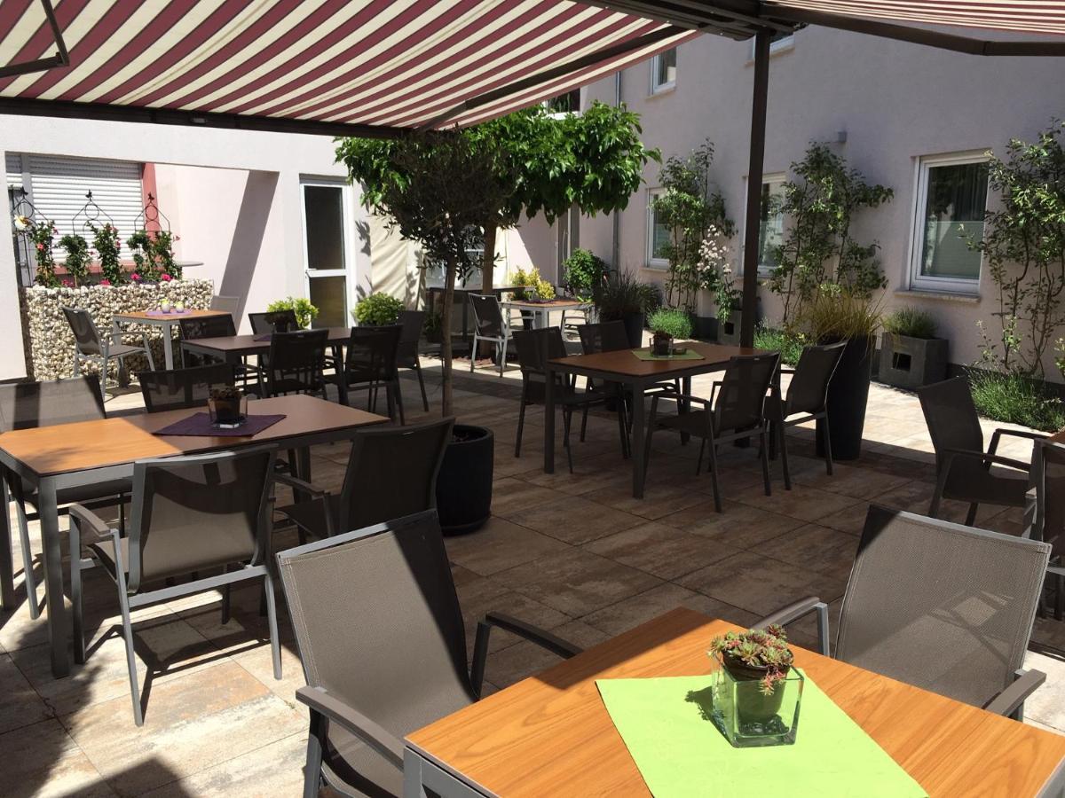Garni-Hotel Goldenes Lamm Dudenhofen Екстер'єр фото