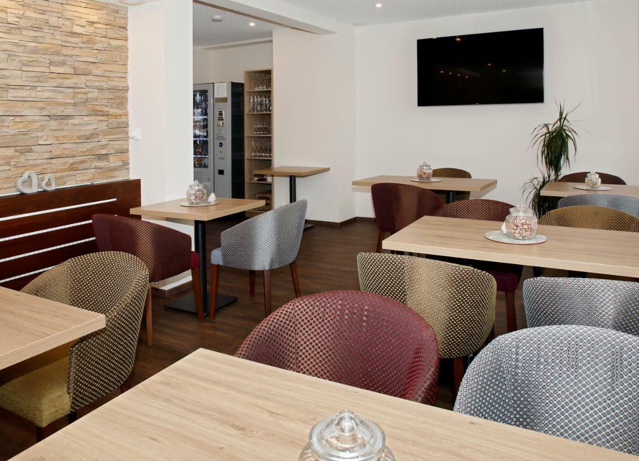 Garni-Hotel Goldenes Lamm Dudenhofen Екстер'єр фото